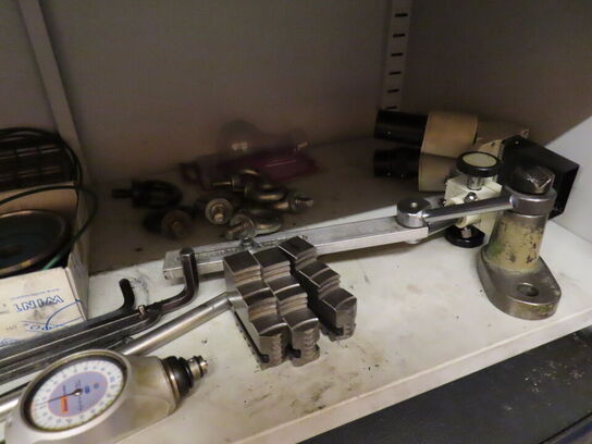 Værktøjsskab med indhold