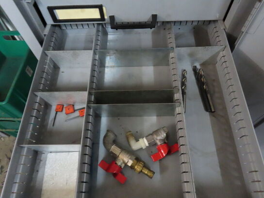 Værktøjsskabe med indhold