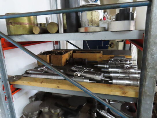 Div. reoler med metalemner