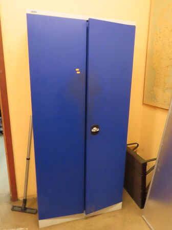 Værktøjsskab med indhold