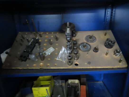 Værktøjsskab med indhold