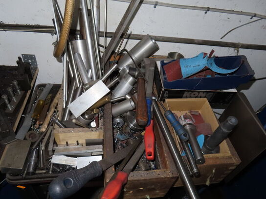 Værktøjsskabe med indhold