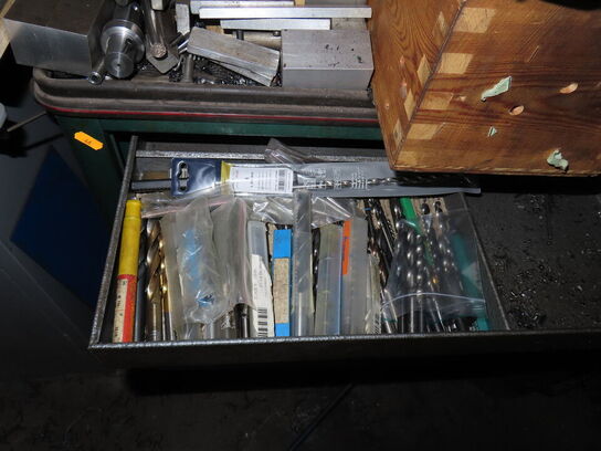 Værktøjsskabe med indhold