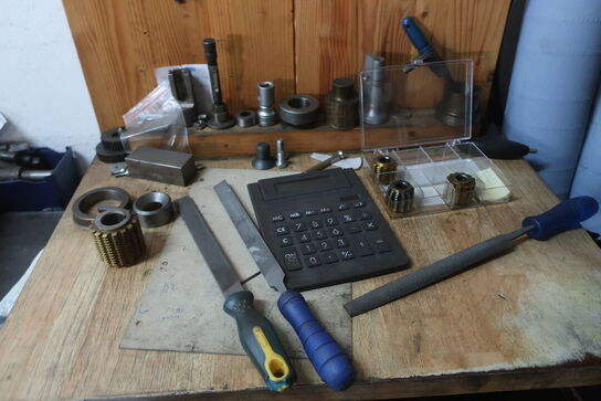 Tavle med værktøj til tandhjulsfræsning