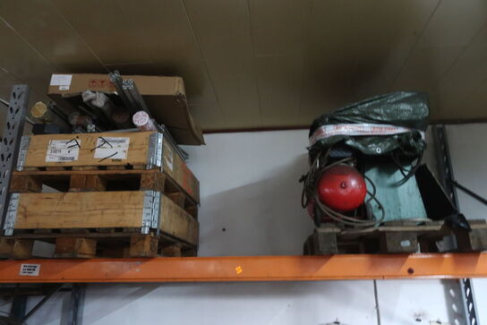 Palle reol med indhold