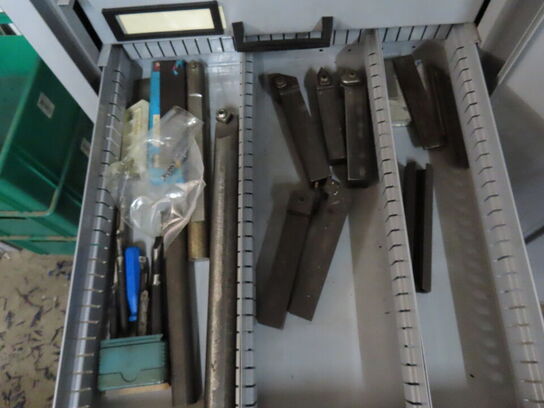 Værktøjsskabe med indhold