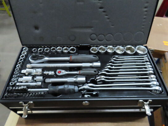 Værktøjstaske med indhold