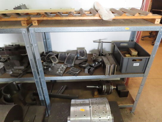 Div. reoler og vogne med indhold af værktøj og metalemner