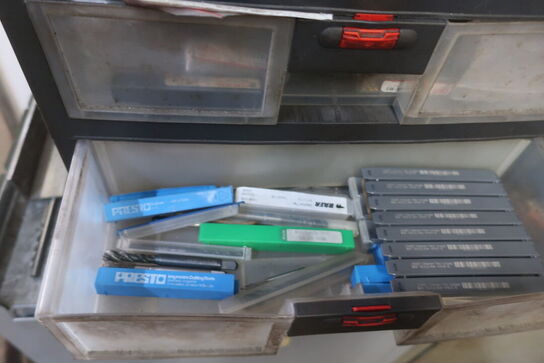 Skuffemodel med sortiment af bor