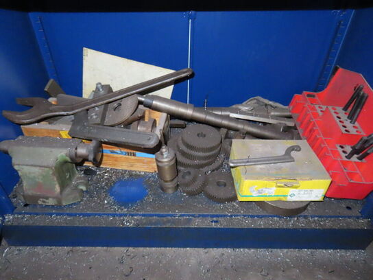 Værktøjsskab med indhold