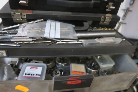 Skuffemodel med sortiment af bor