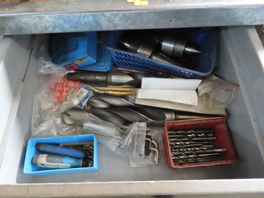 Filebænk med indhold