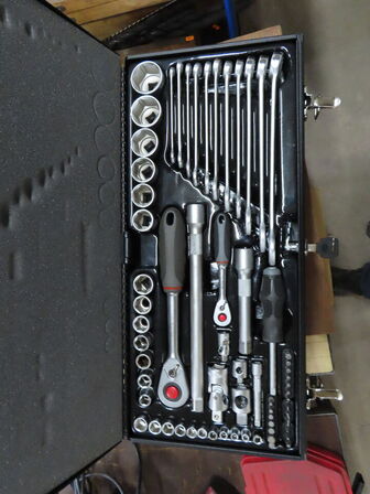 Værktøjstaske med indhold