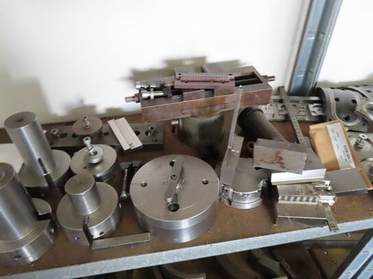 Div. reoler og vogne med indhold af værktøj og metalemner