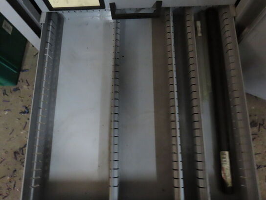 Værktøjsskabe med indhold