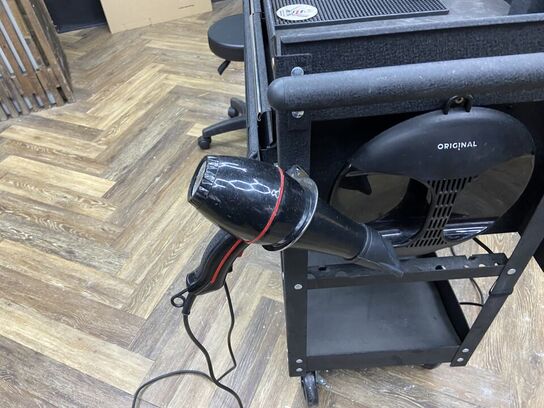 Rullevogn med indhold og skammel