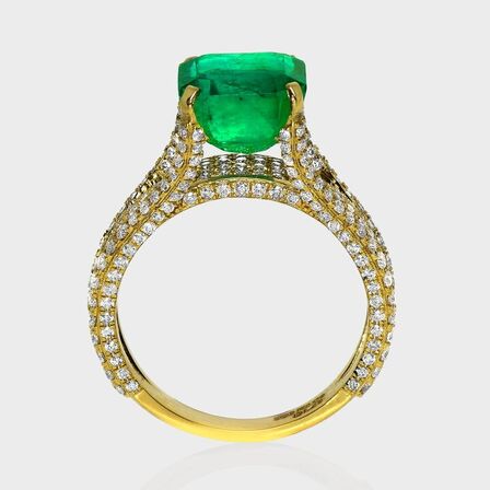 5,46 ct. meget fin smaragd og diamantring i 18 kt. gulguld. IGI.