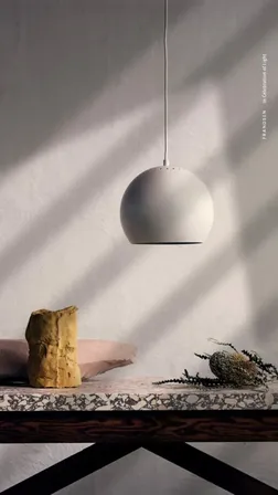 Frandsen ball pendel ø40 mat hvid metal(ubrugt)