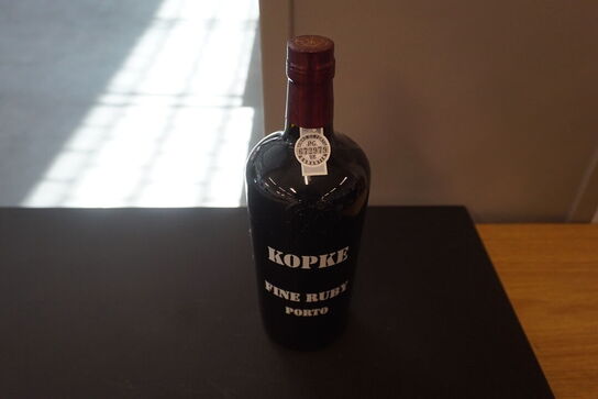 7 flasker blandet vin