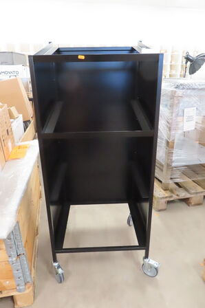 Afrydningsvogn sort, høj model med sidebeklædning 3 sider