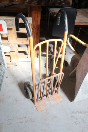 Trillebør og sækkevogn 