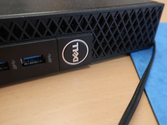 DELL OptiPlex 3050 | Intel i5-7500T | 8 GB | 256 GB SSD | SAMSUNG 22" skærm