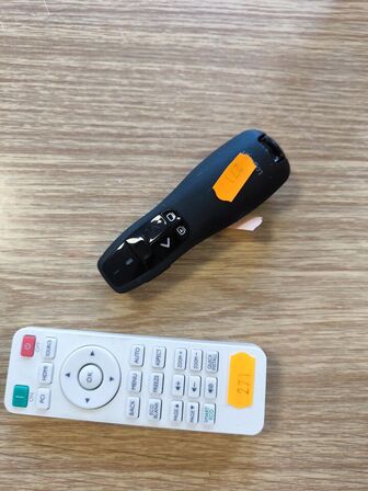 Projektor BENQ MW620 inkl. lærred