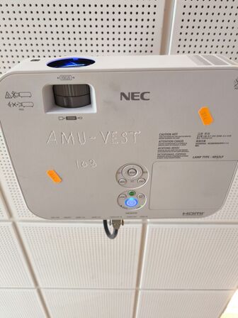 Projektor NEC ME301W inkl. lærred