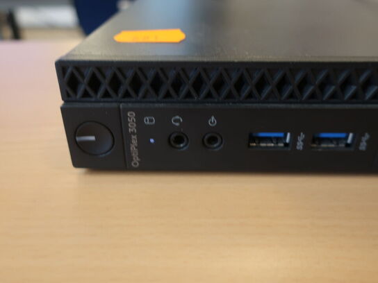 DELL OptiPlex 3050 | Intel i5-7500T | 8 GB | 256 GB SSD | SAMSUNG 22" skærm