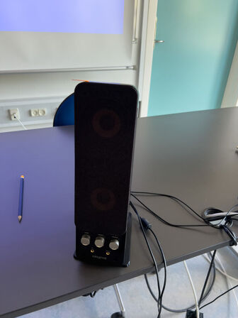 Projektor NEC ME301W inkl. lærred & CREATIVE højttalere