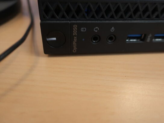 DELL OptiPlex 3050 | Intel i5-7500T | 8 GB | 256 GB SSD | SAMSUNG 22" skærm