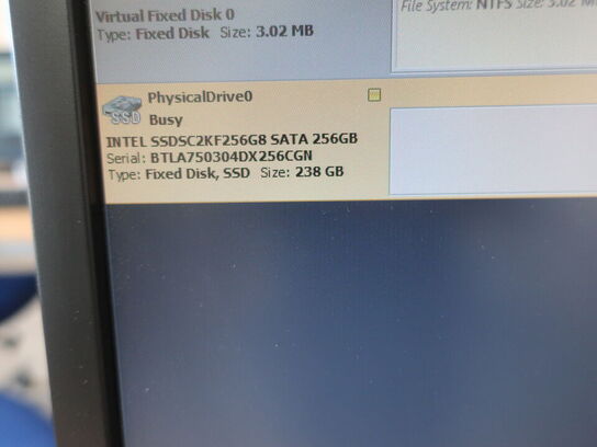 DELL OptiPlex 3050 | Intel i5-7500T | 8 GB | 256 GB SSD | SAMSUNG 22" skærm