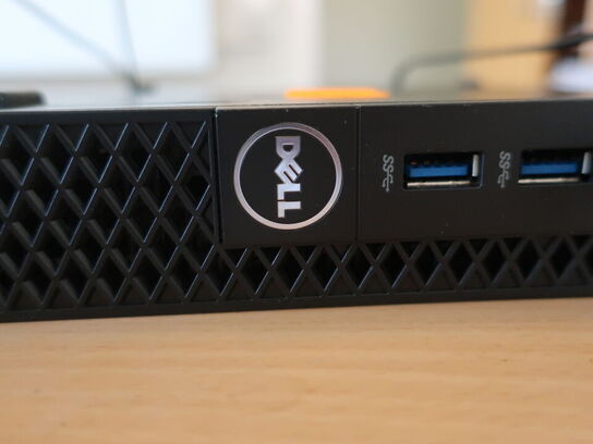 DELL OptiPlex 3050 | Intel i5-7500T | 8 GB | 256 GB SSD | SAMSUNG 22" skærm