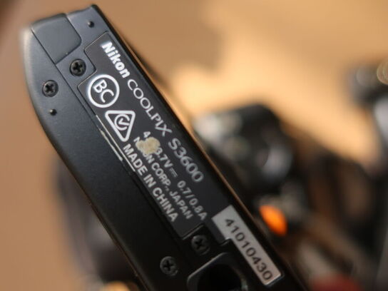 Ældre kameraer NIKON & HITACHI