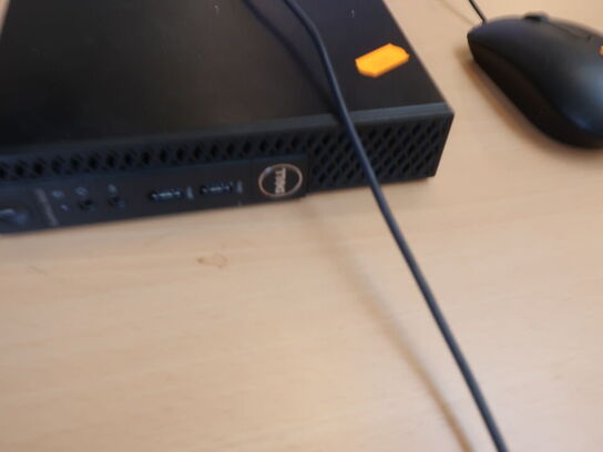 DELL OptiPlex 3050 | Intel i5-7500T | 8 GB | 256 GB SSD | SAMSUNG 22" skærm