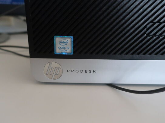 HP ProDesk | Intel i5-7500 | 8 GB | 256 GB SSD | HP 22" skærm