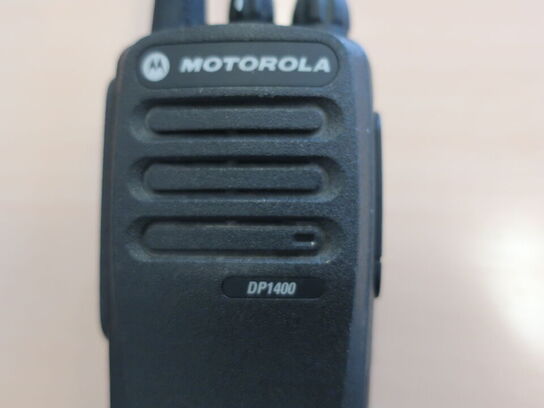 6 stk. MOTOROLA DP1400 håndradioer, inkl. ladestand