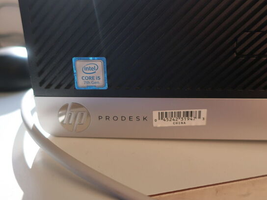 HP ProDesk | Intel i5-7500 | 8 GB | 256 GB SSD | HP 22" skærm