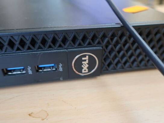 DELL OptiPlex 3050 | Intel i5-7500T | 8 GB | 256 GB SSD | SAMSUNG 22" skærm