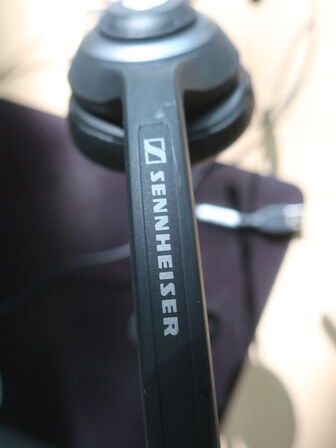 2 stk. HP EliteDisplay 27" skærme inkl. div. tilbehør