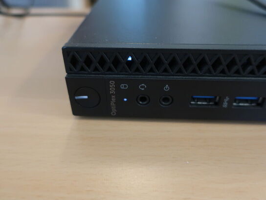 DELL OptiPlex 3050 | Intel i5-7500T | 8 GB | 256 GB SSD | SAMSUNG 22" skærm