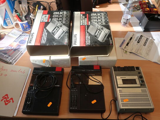 3 stk. PHILIPS retro båndmaskiner (2 stk. D6350, 1 stk. N2234)