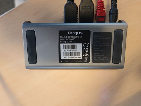 2 stk. HP EliteDisplay 27" skærme inkl. div. tilbehør