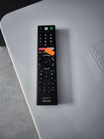 Fladskærms TV SONY inkl. fjernbetjening