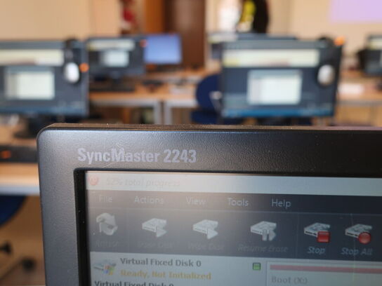 DELL OptiPlex 3050 | Intel i5-7500T | 8 GB | 256 GB SSD | SAMSUNG 22" skærm