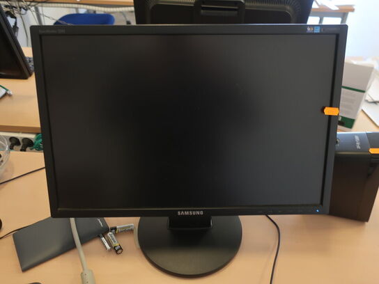 Bærbar PC HP ProBook 445 G10 AMD Ryzen 3 7330U | 8 GB | 256 GB NVMe