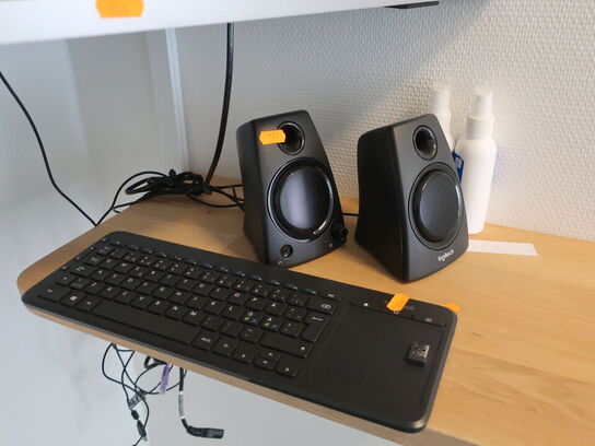 58" 4K UHD Smart TV PHILIPS 58PUS7555/12 inkl. div. tilbehør