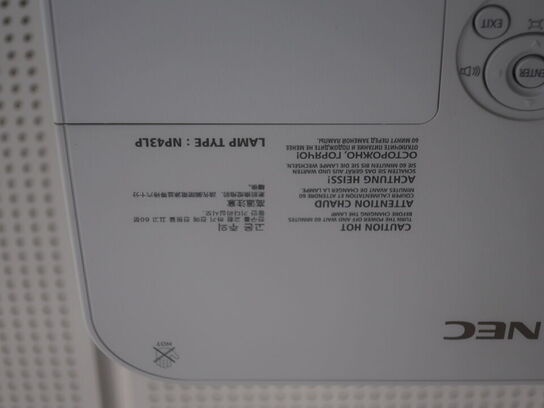 Projektor NEC ME301W inkl. lærred