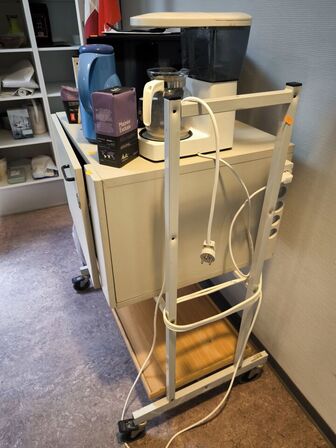 AV vogn inkl. indhold