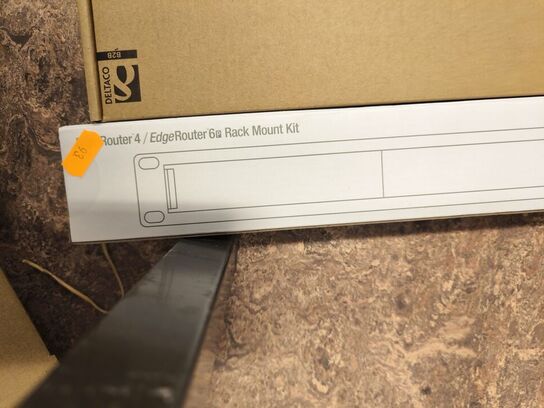 Div. netværkstilbehør bl.a. UBIQUITY Unifi (se billeder)